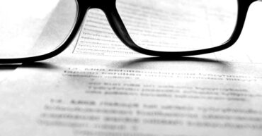 lunettes posées sur une term sheet